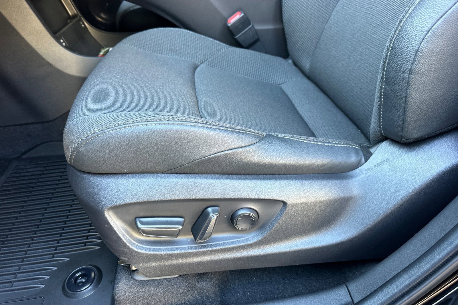 2025 Toyota bZ4X XLE