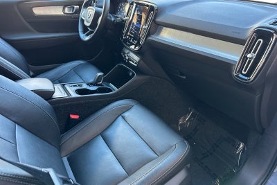 2021 Volvo XC40 Momentum