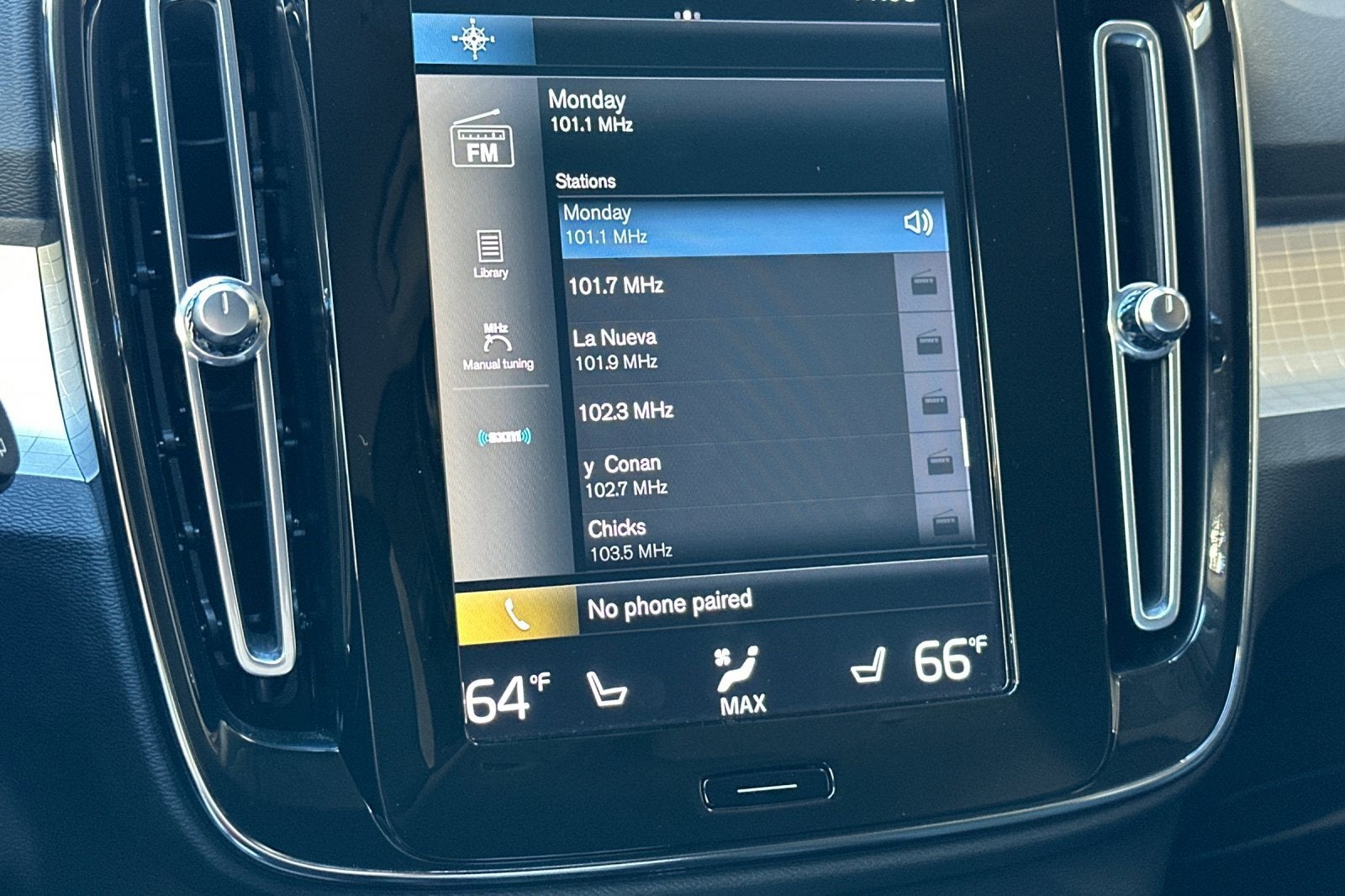 2021 Volvo XC40 Momentum