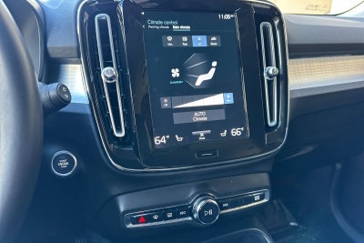 2021 Volvo XC40 Momentum