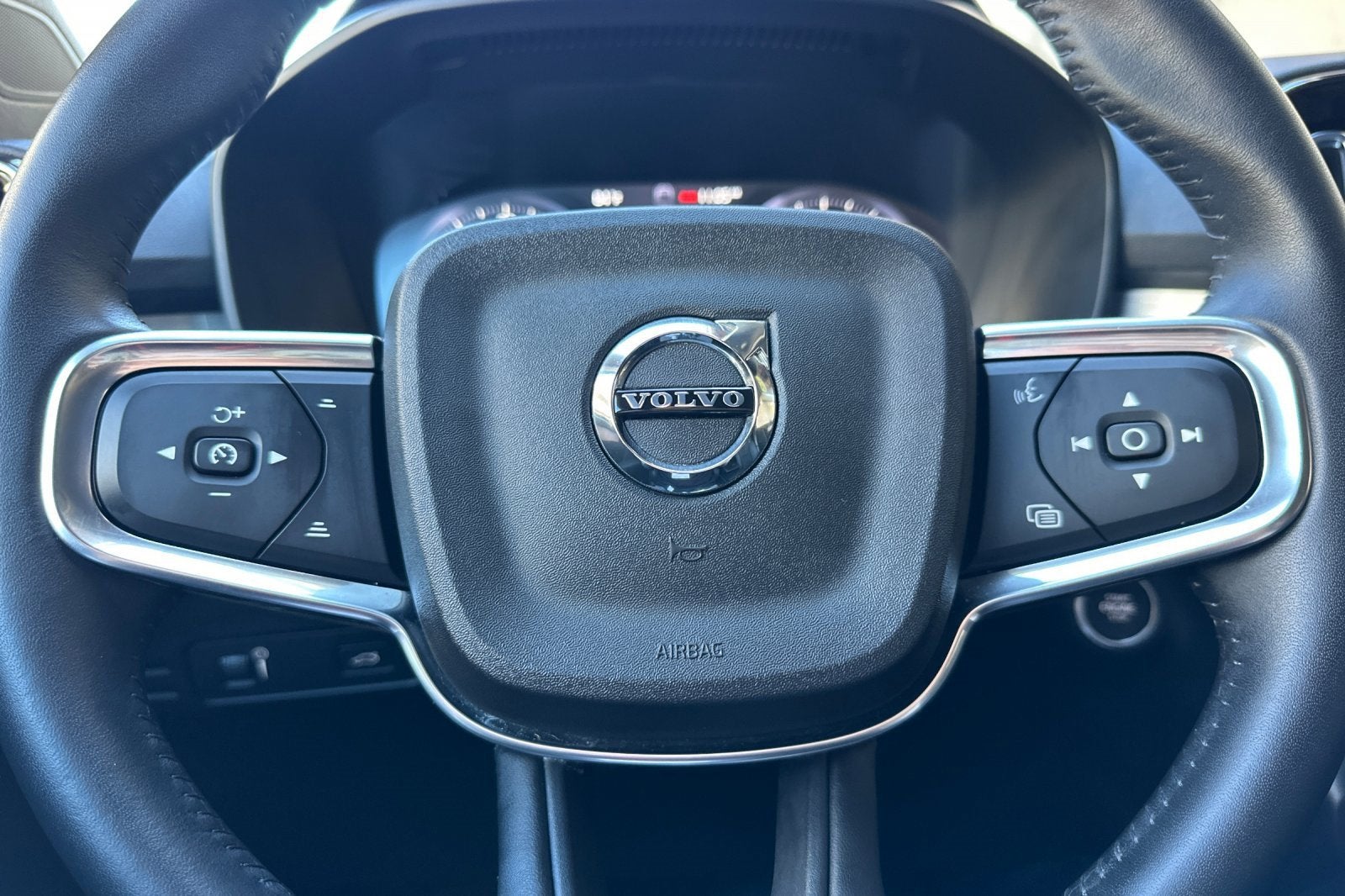 2021 Volvo XC40 Momentum