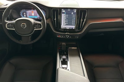 2024 Volvo XC60 Core Dark Theme