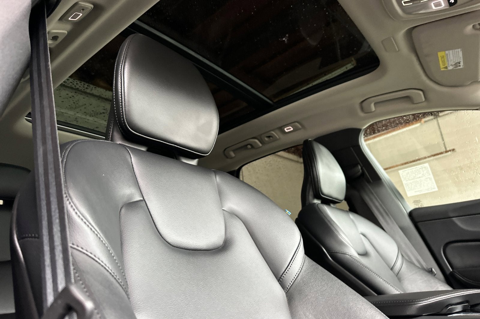 2024 Volvo XC60 Core Dark Theme