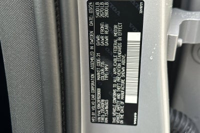 2024 Volvo XC60 Core Dark Theme